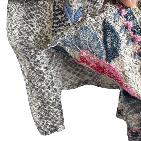 Savanna Jane Floral Embroidered Tunic Top 2X Boho Artsy Festival Flared Sleeves - Picture 4 of 11